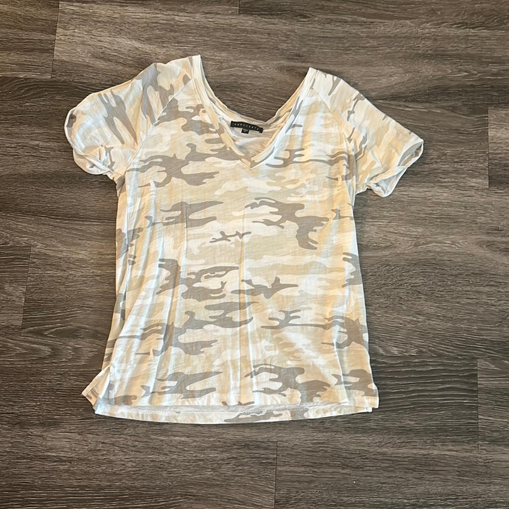 Women’s Camo T-shirt